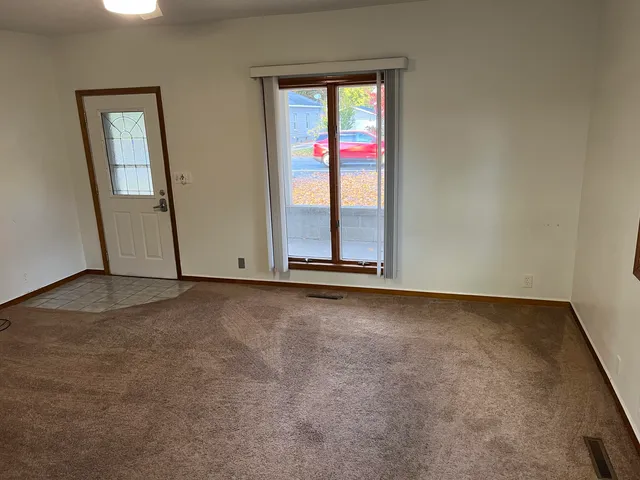 $1,175 | 601 North Main Street, Unit 1, Berrien Springs, MI 49103