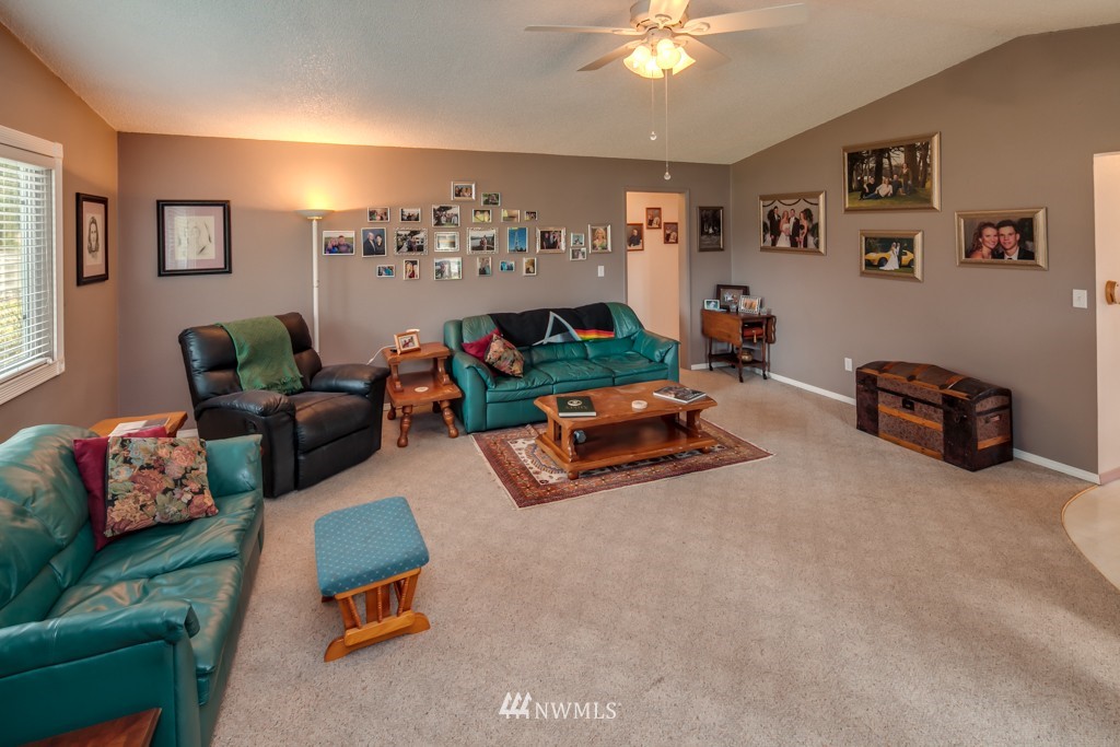 907 Nooksack Road Everson, WA 98276 - Photo 4 of 25
