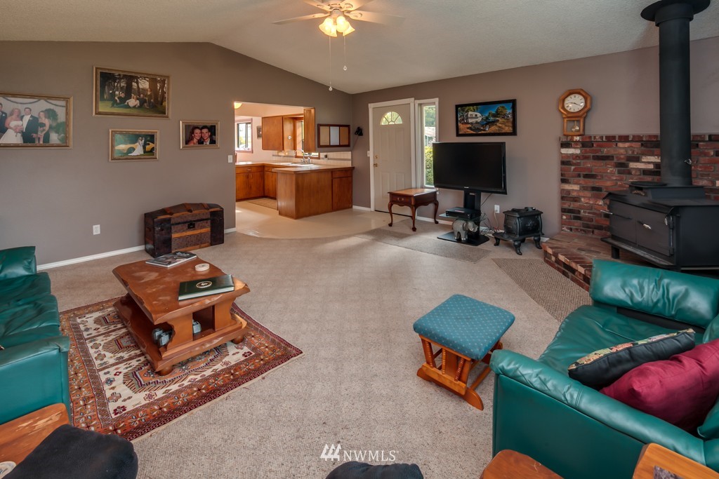 907 Nooksack Road Everson, WA 98276 - Photo 5 of 25