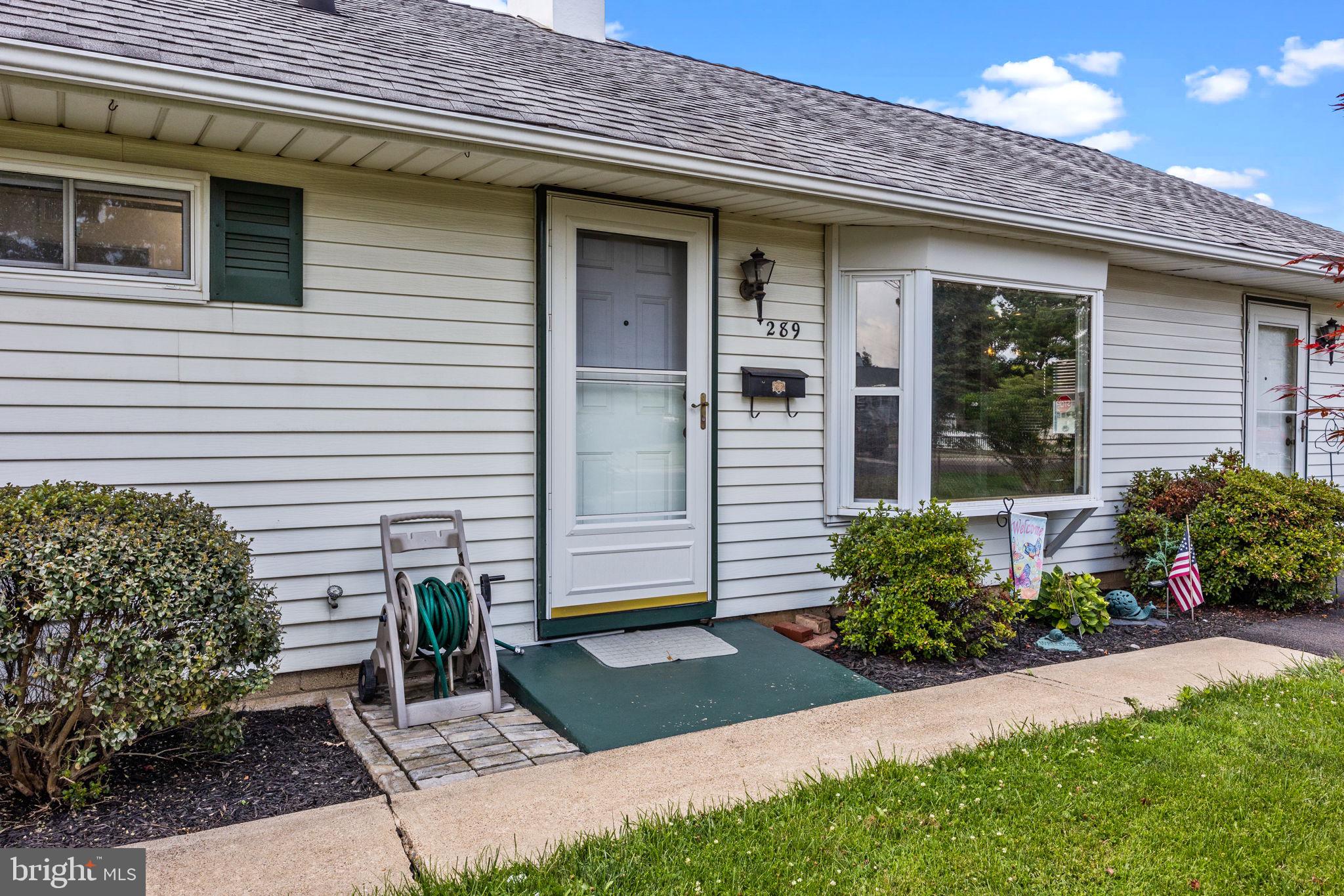 289 Cardiff Road Fairless Hills, PA 19030 - Photo 2 of 25