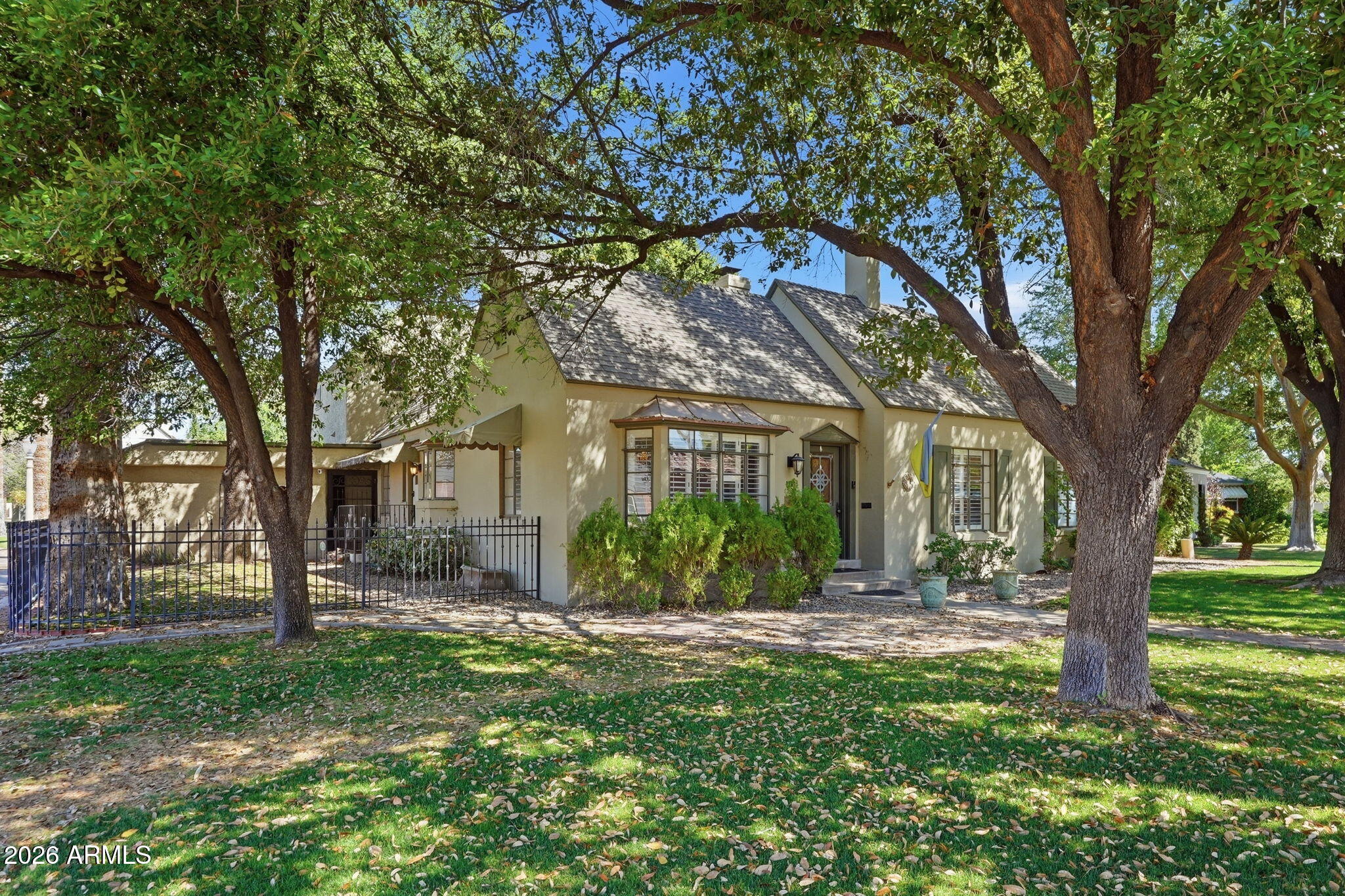 1238 West Coronado Road Phoenix, AZ 85007 - Photo 2 of 35 Side Yard View