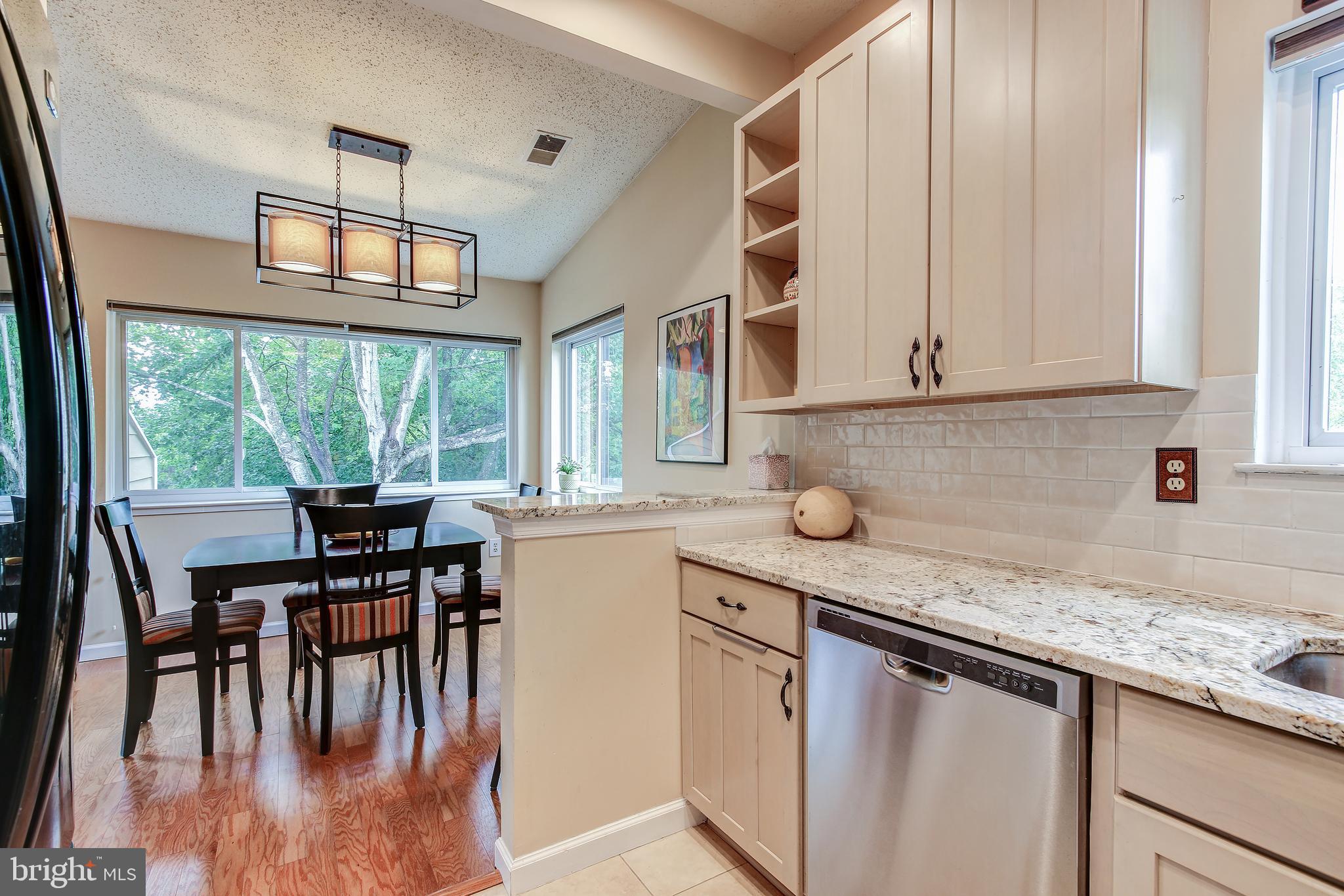11049 Villaridge Court Reston, VA 20191 - Photo 13 of 29 Kitchen