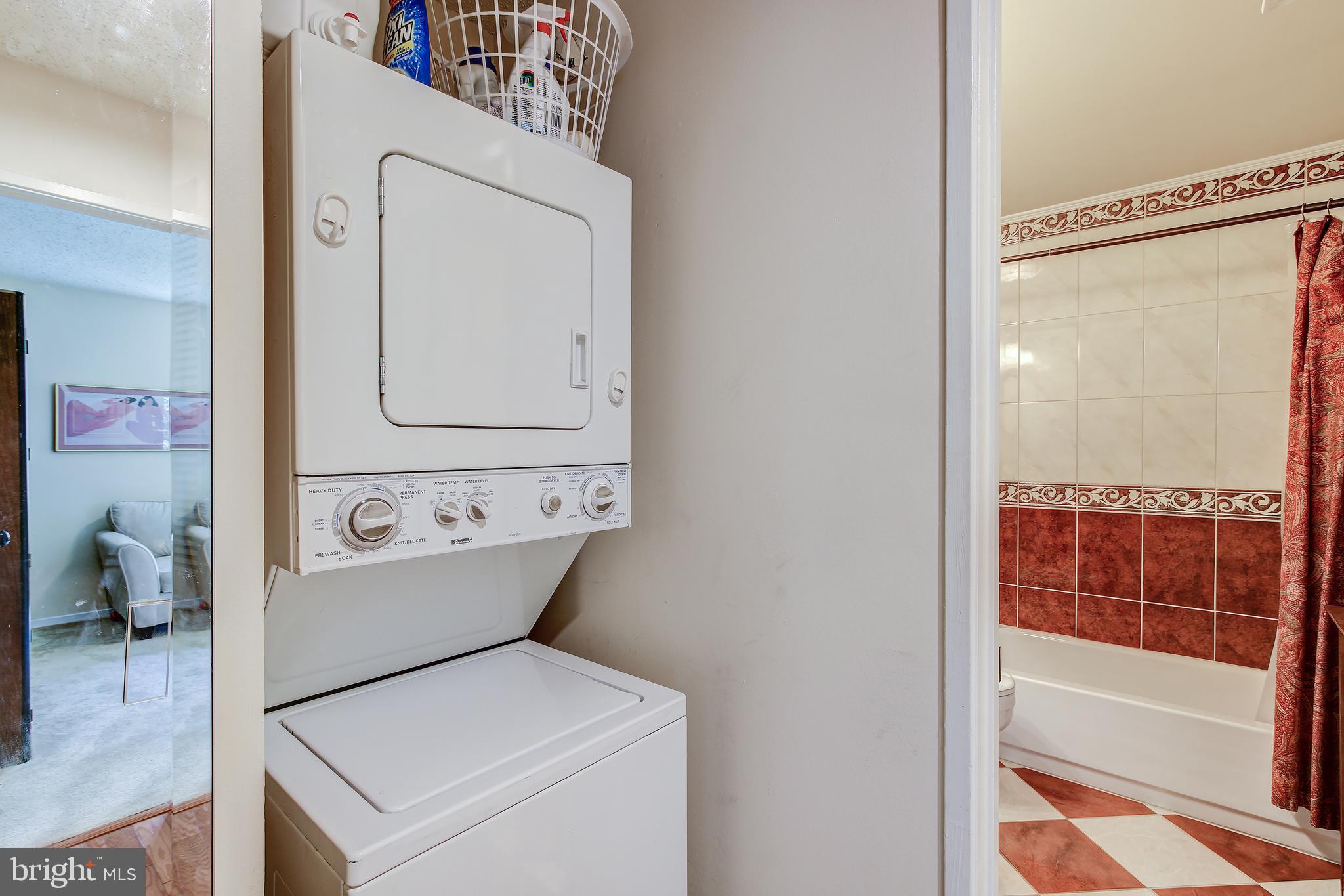 11049 Villaridge Court Reston, VA 20191 - Photo 27 of 29 Washer & Dryer