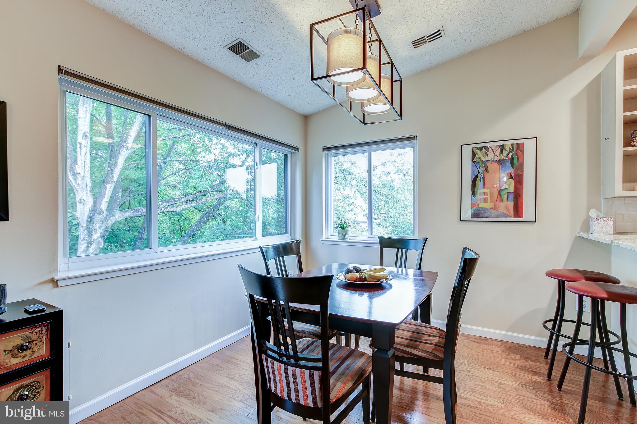11049 Villaridge Court Reston, VA 20191 - Photo 7 of 29 Dining Area