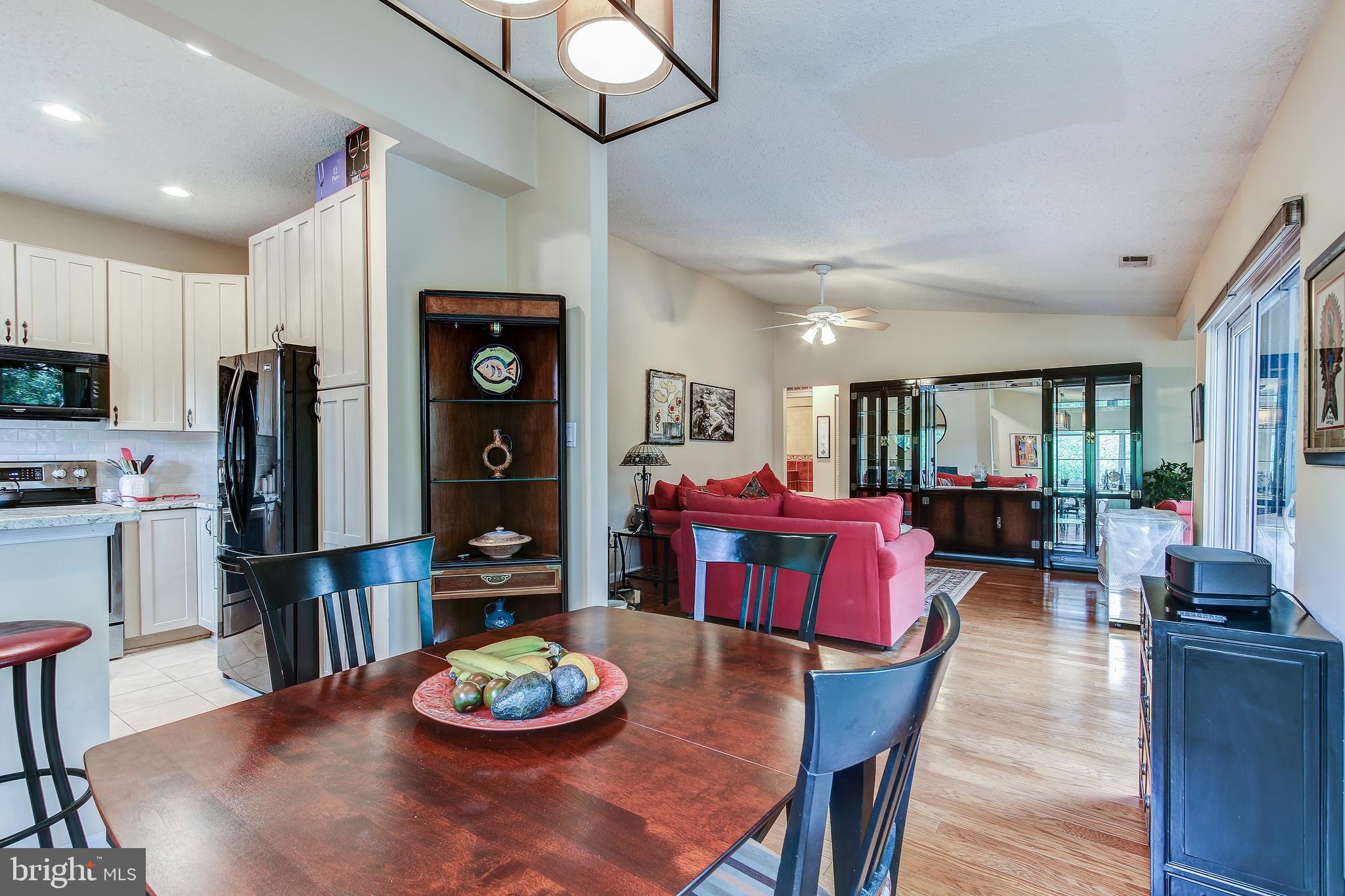 11049 Villaridge Court Reston, VA 20191 - Photo 9 of 29 Gallery Image 9