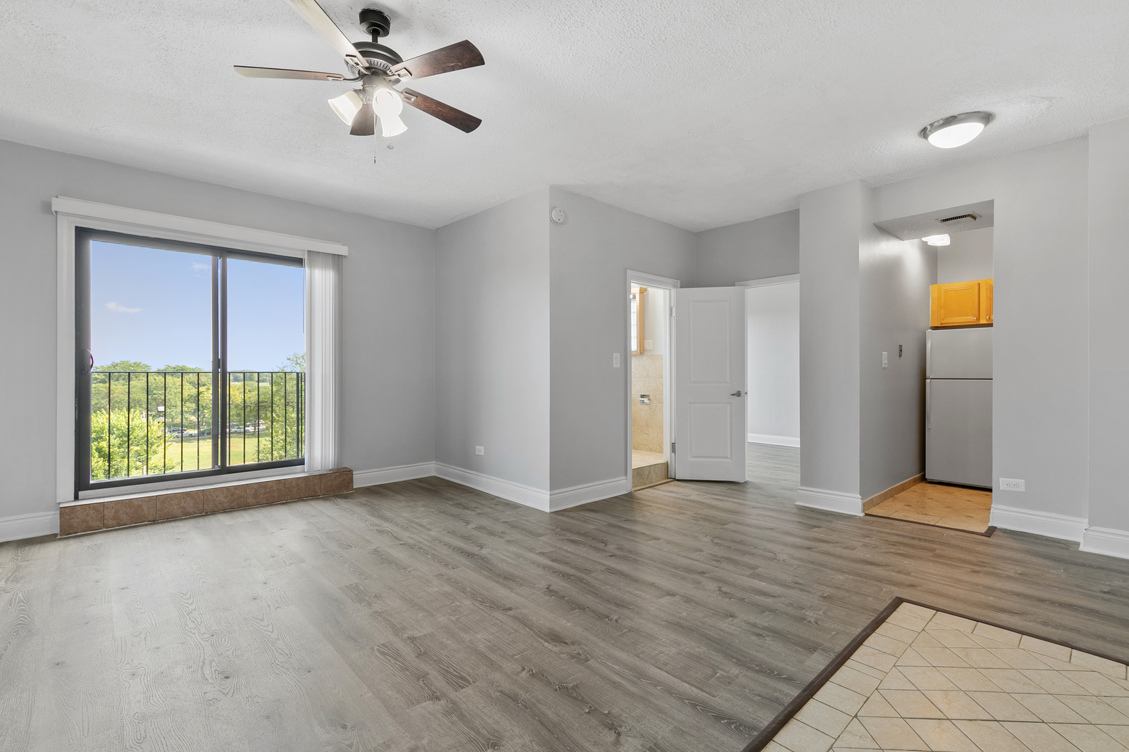 4520 North Clarendon Avenue, Unit 502 Chicago, IL 60640 - Photo 2 of 19