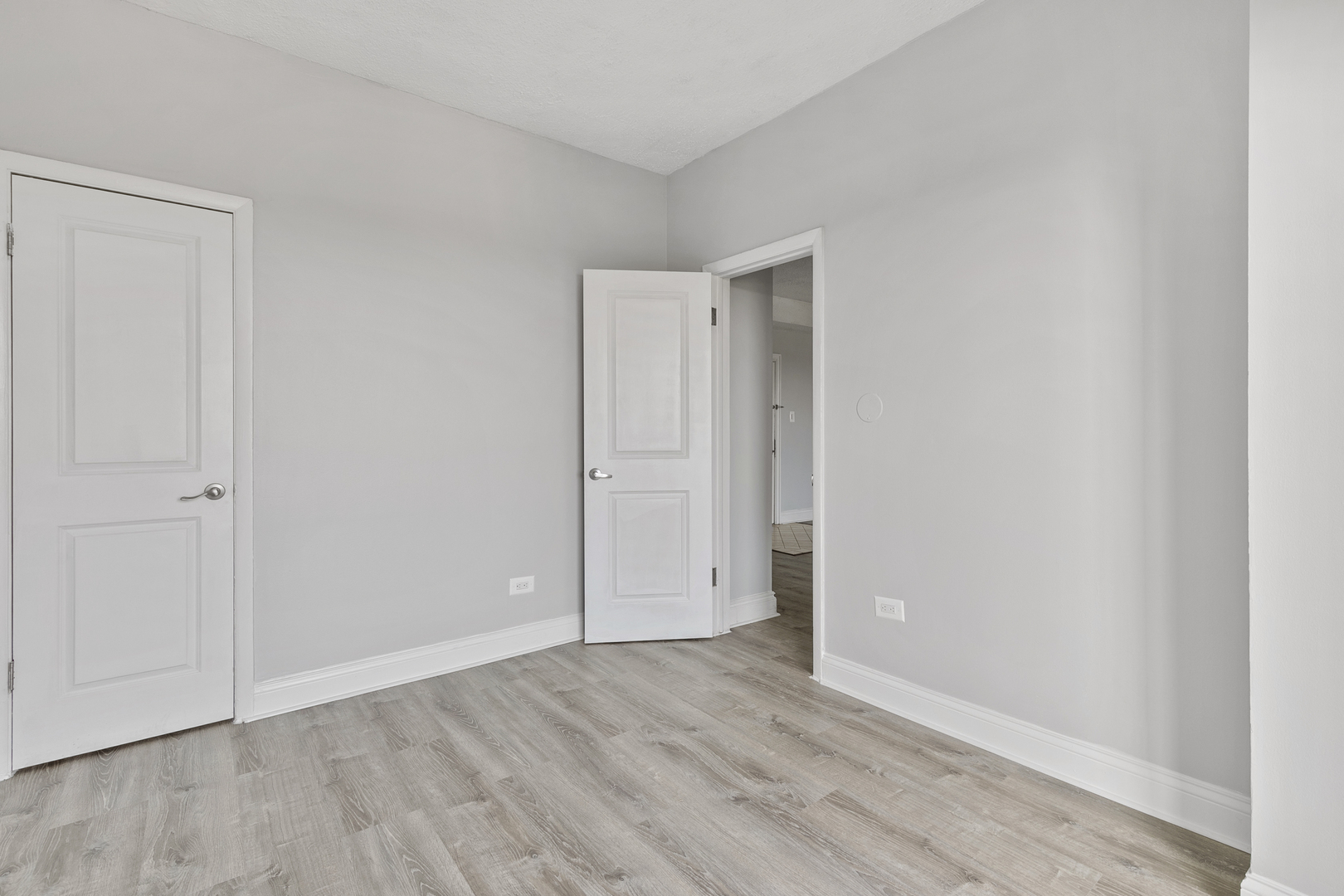 4520 North Clarendon Avenue, Unit 502 Chicago, IL 60640 - Photo 8 of 19