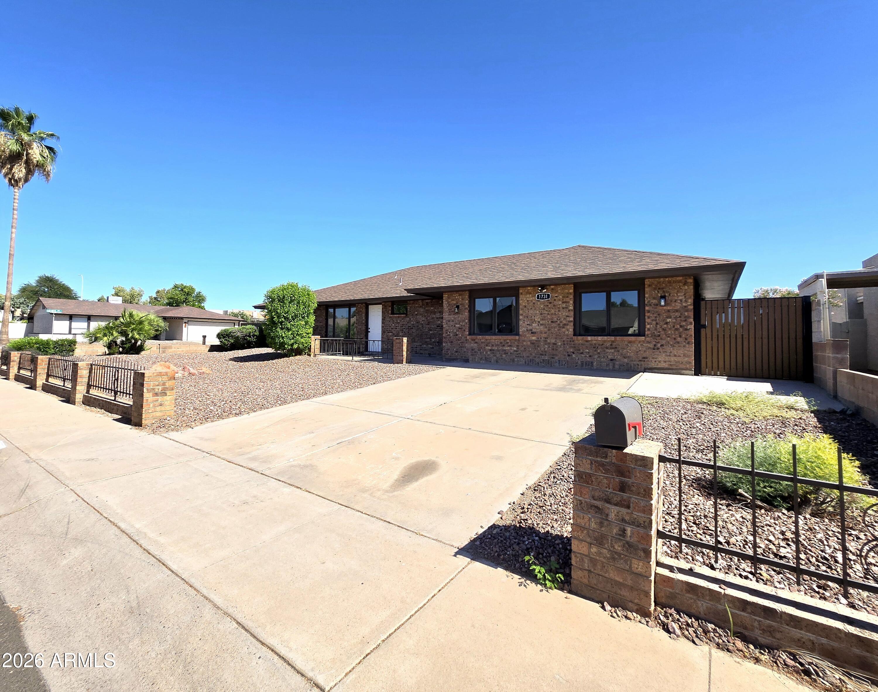 1731 East Redfield Road Tempe, AZ 85283 - Photo 2 of 23 89971