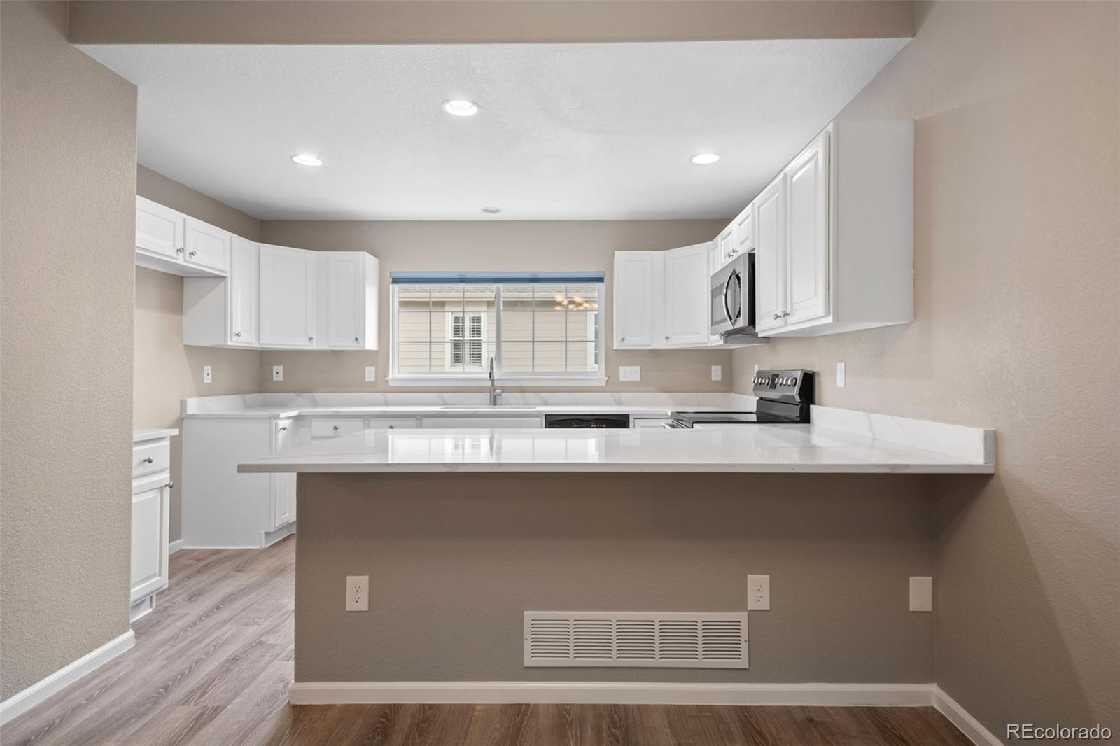 9522 Silver Spur Lane Highlands Ranch, CO 80130 - Photo 11 of 31