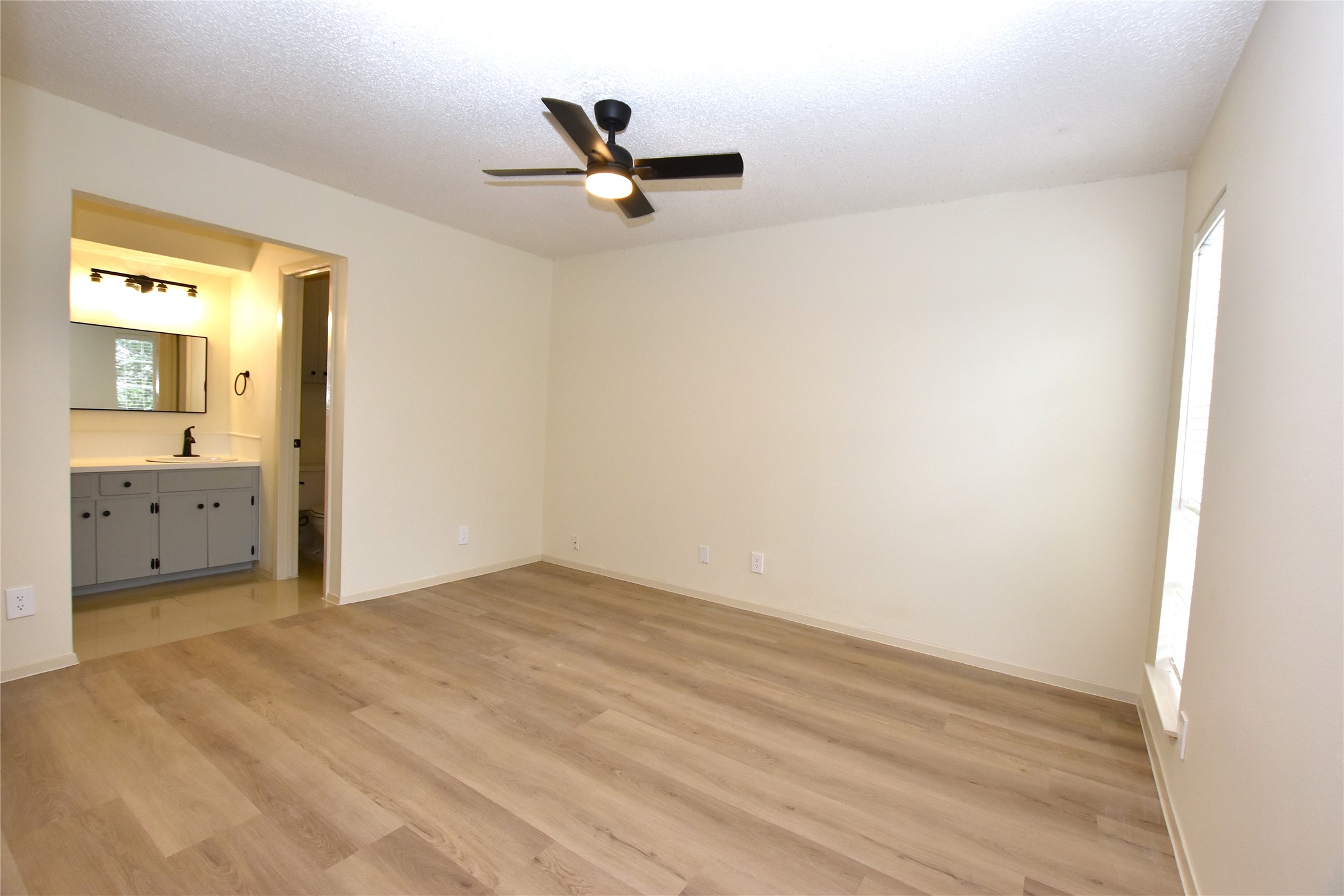 1905 Toro Canyon Road, Unit A Austin, TX 78746 - Photo 10 of 19