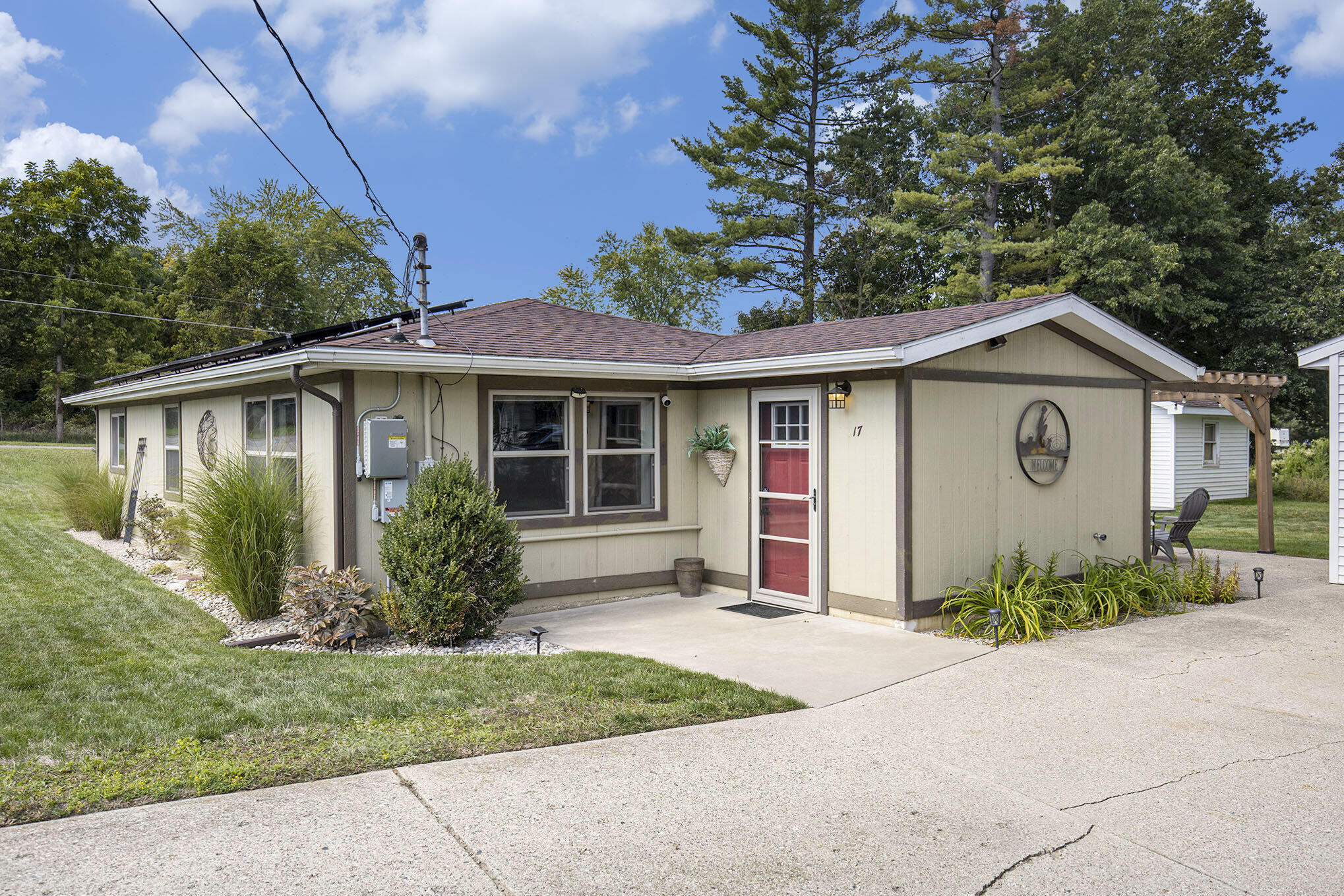 17 Warbler Sparta, MI 49345 - Photo 2 of 28 003_warbler_39_305