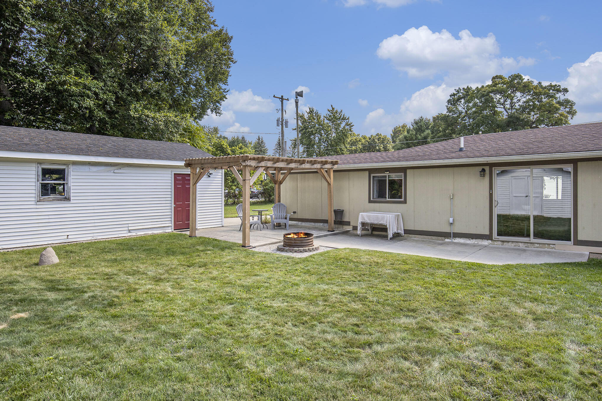 17 Warbler Sparta, MI 49345 - Photo 24 of 28 023_warbler_49_978