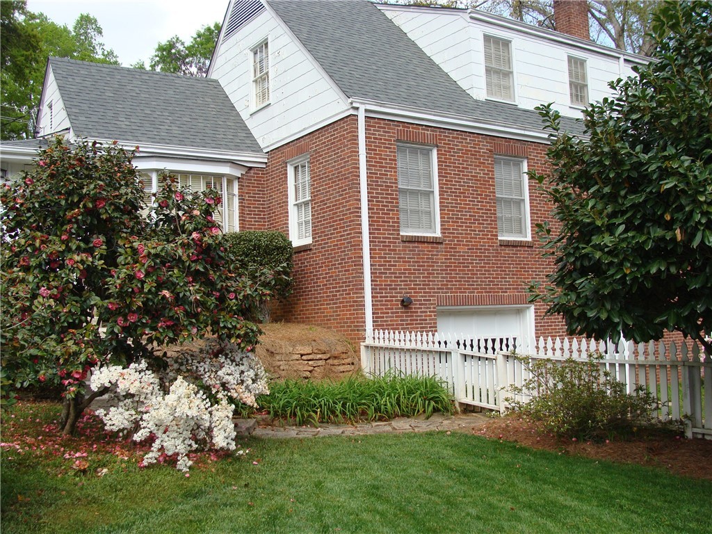 303 North Street Anderson, SC 29621 - Photo 8 of 48