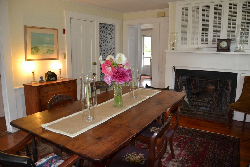 113 South Water Street Edgartown, MA 02539 - Photo 12 of 28 dining room showing one of 4 fireplaces
