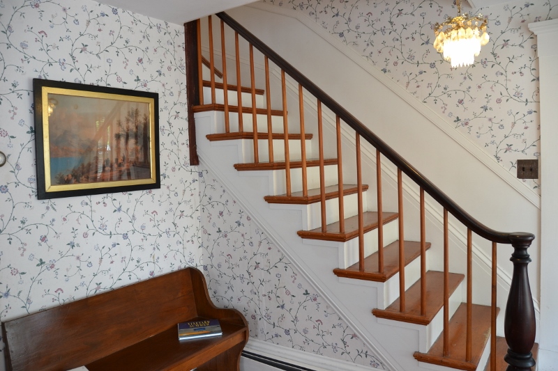 113 South Water Street Edgartown, MA 02539 - Photo 5 of 28 front entry
