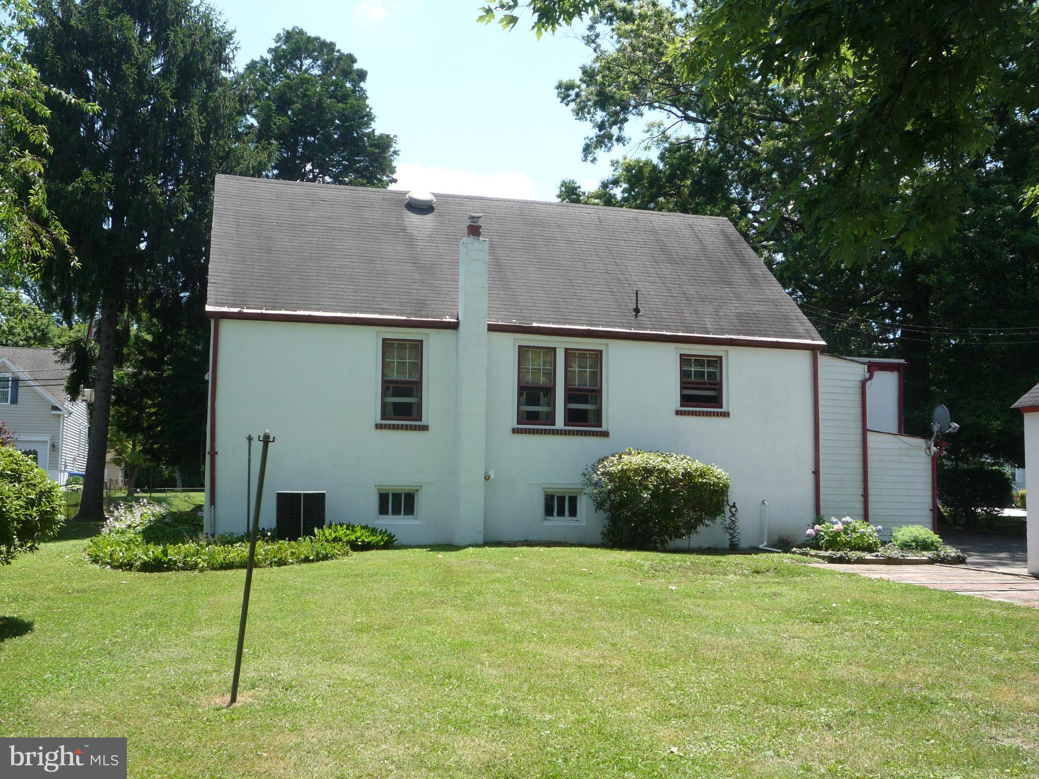 115 East Mill Road Maple Shade, NJ 08052 - Photo 2 of 25