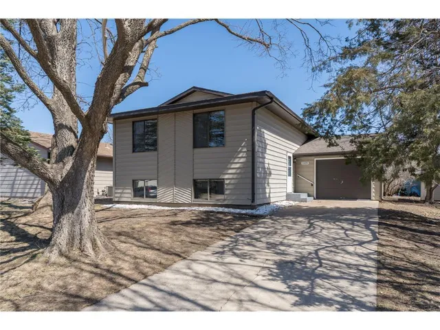 $249,000 | 1105 South Valley Street, New Ulm, MN 56073