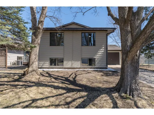 $249,000 | 1105 South Valley Street, New Ulm, MN 56073