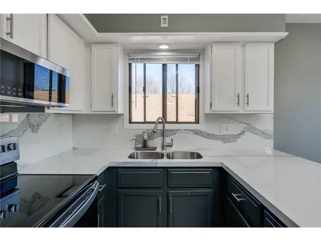 $249,000 | 1105 South Valley Street, New Ulm, MN 56073