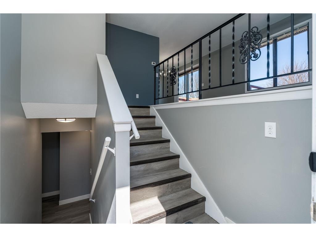 1105 South Valley Street New Ulm, MN 56073 - Photo 7 of 22