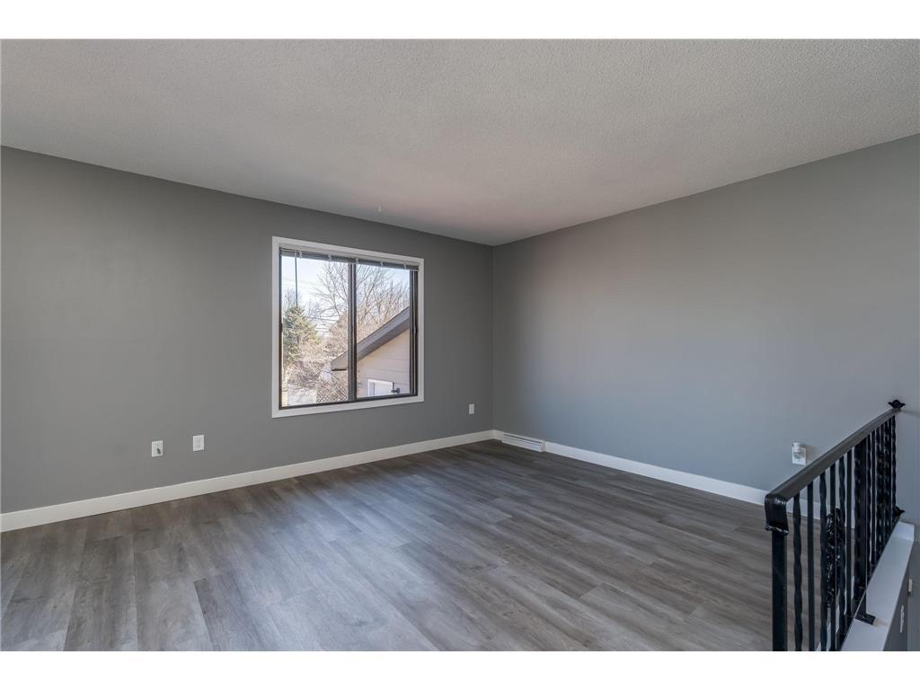 1105 South Valley Street New Ulm, MN 56073 - Photo 10 of 22