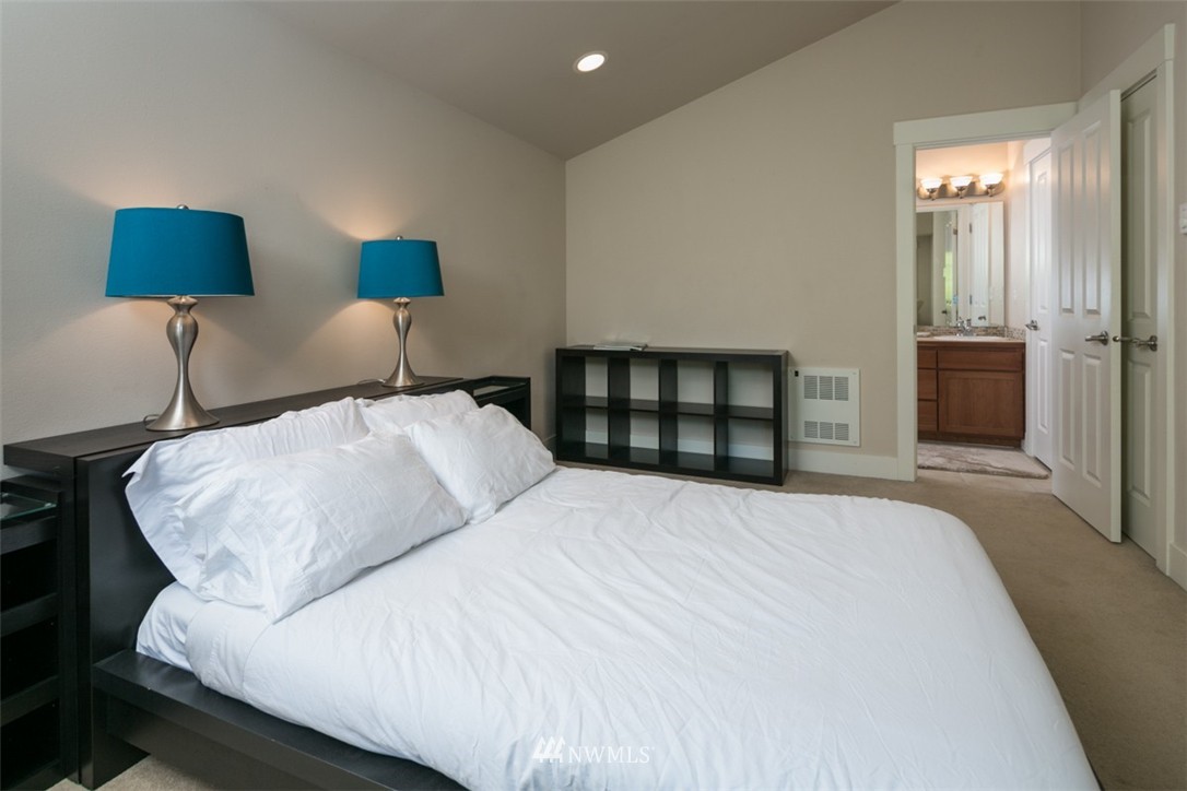 10303 Holman Road North, Unit B Seattle, WA 98177 - Photo 11 of 15