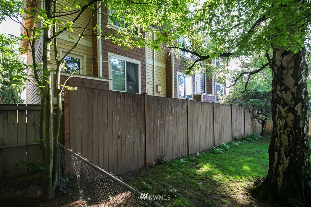 10303 Holman Road North, Unit B Seattle, WA 98177 - Photo 15 of 15