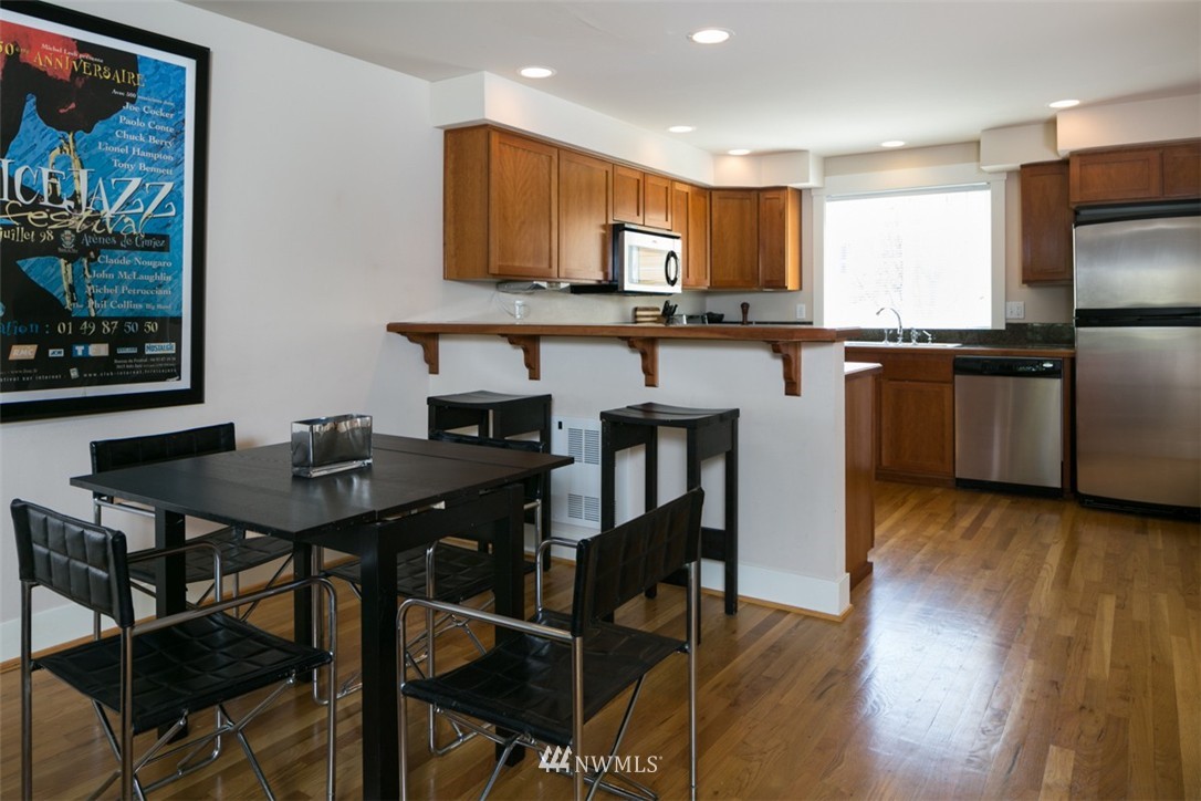 10303 Holman Road North, Unit B Seattle, WA 98177 - Photo 3 of 15