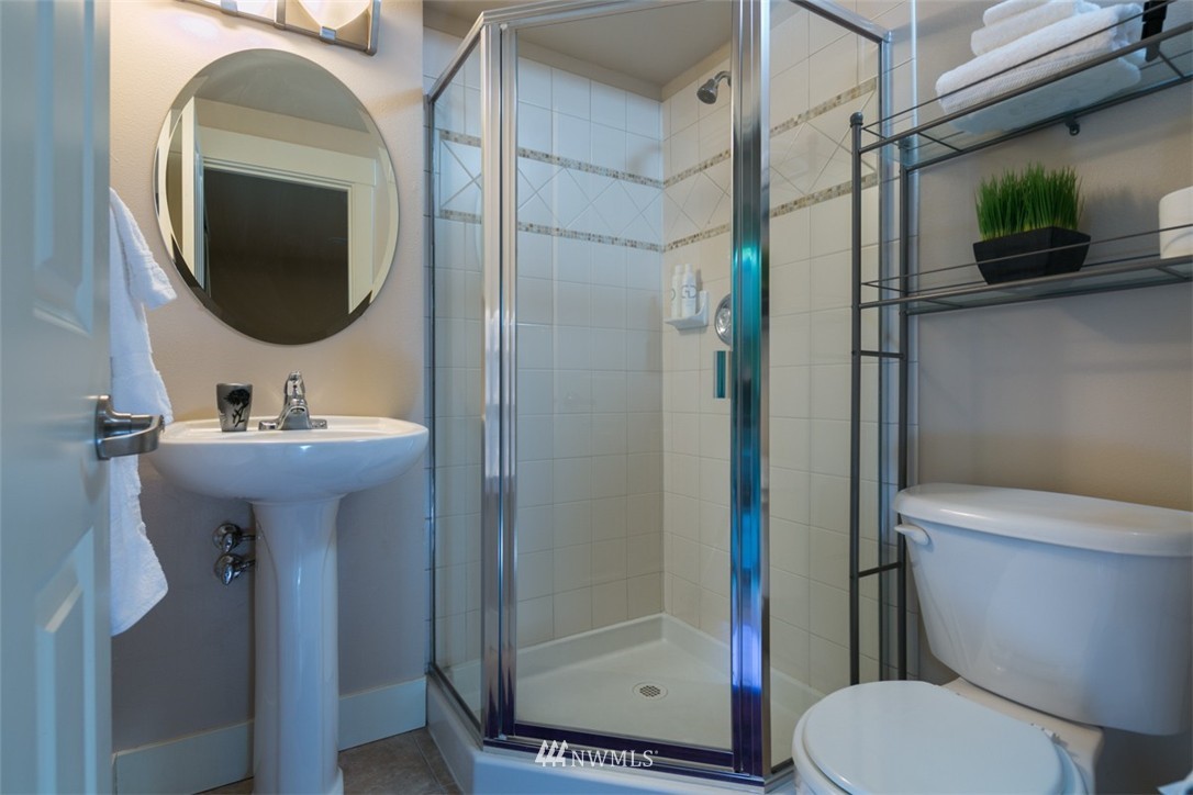 10303 Holman Road North, Unit B Seattle, WA 98177 - Photo 9 of 15