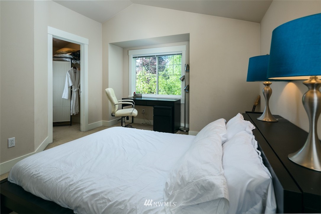 10303 Holman Road North, Unit B Seattle, WA 98177 - Photo 10 of 15