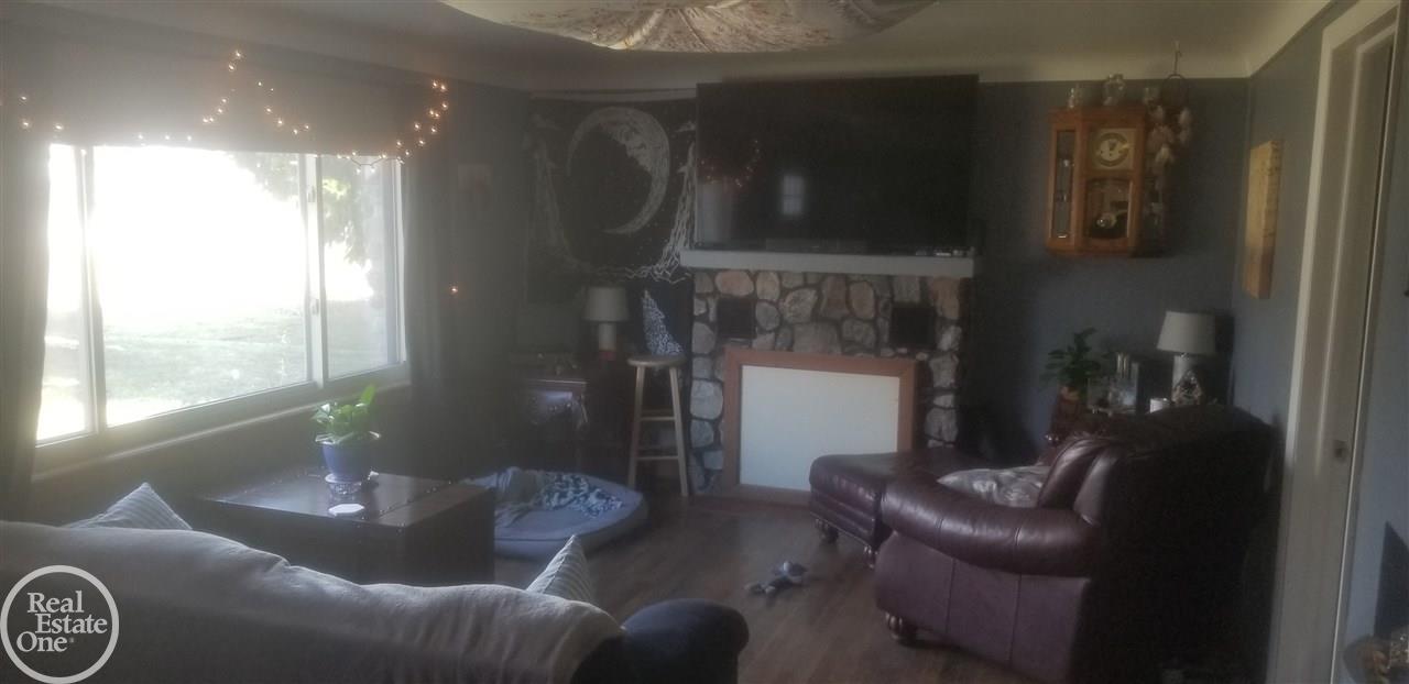 4215 Lapeer Road Port Huron, MI 48060 - Photo 2 of 11 50008124-1.JPG