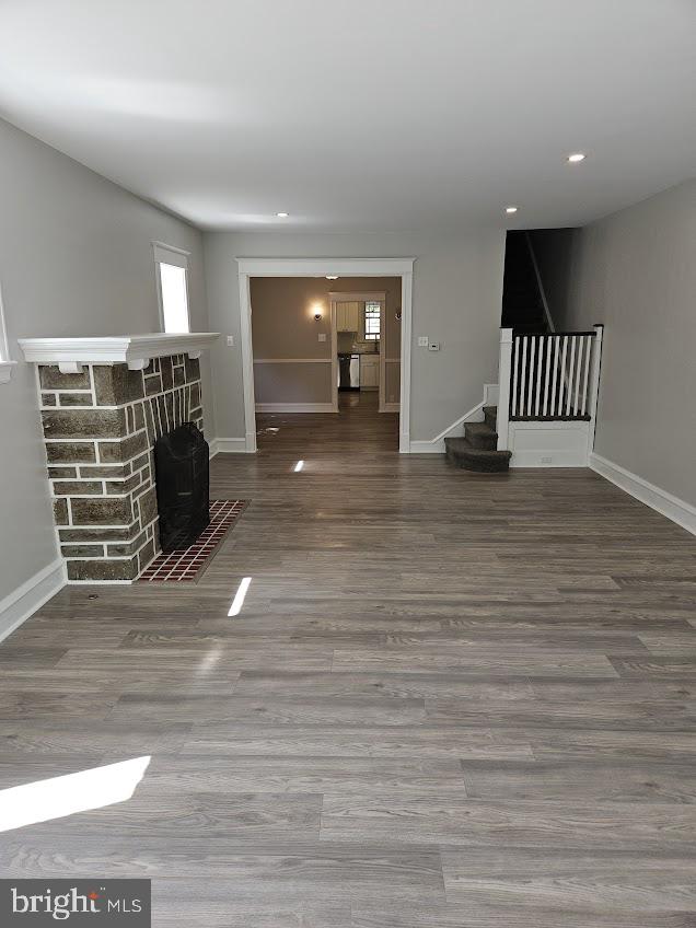 408 Township Line Road Cheltenham, PA 19012 - Photo 4 of 34 Livingroom