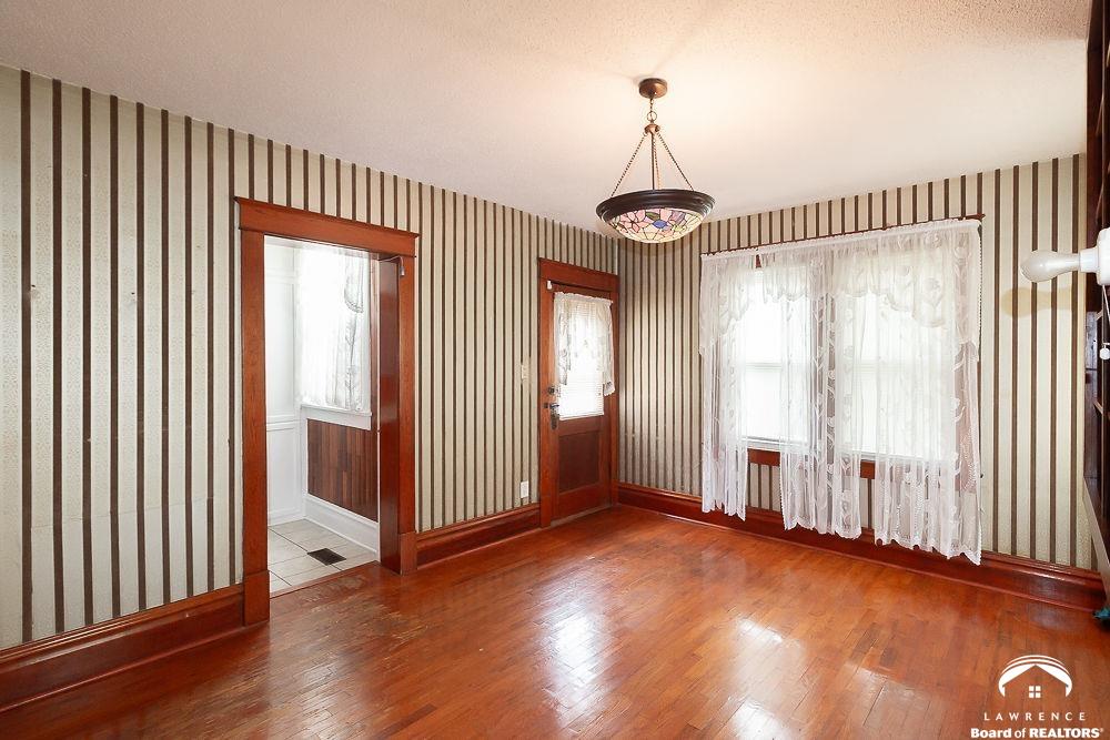 216 Southwest Fillmore Street Topeka, KS 66606 - Photo 11 of 38