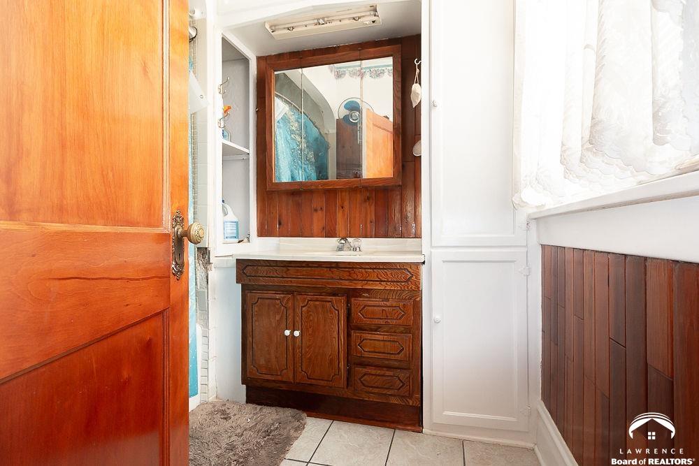 216 Southwest Fillmore Street Topeka, KS 66606 - Photo 13 of 38