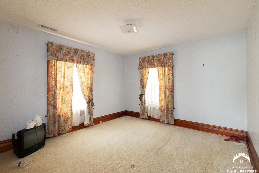 216 Southwest Fillmore Street Topeka, KS 66606 - Photo 18 of 38