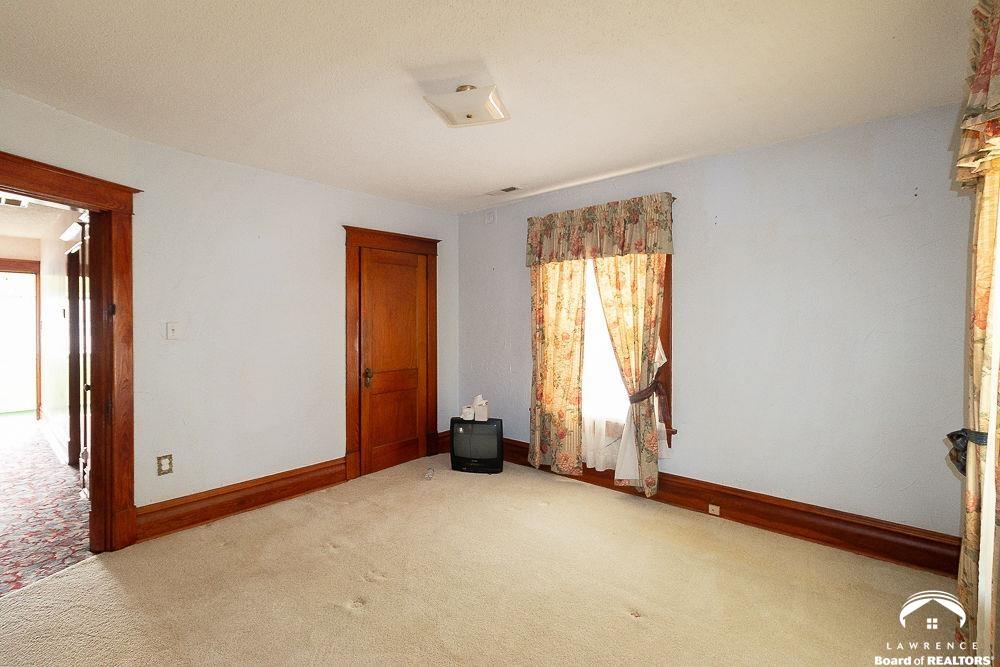 216 Southwest Fillmore Street Topeka, KS 66606 - Photo 19 of 38