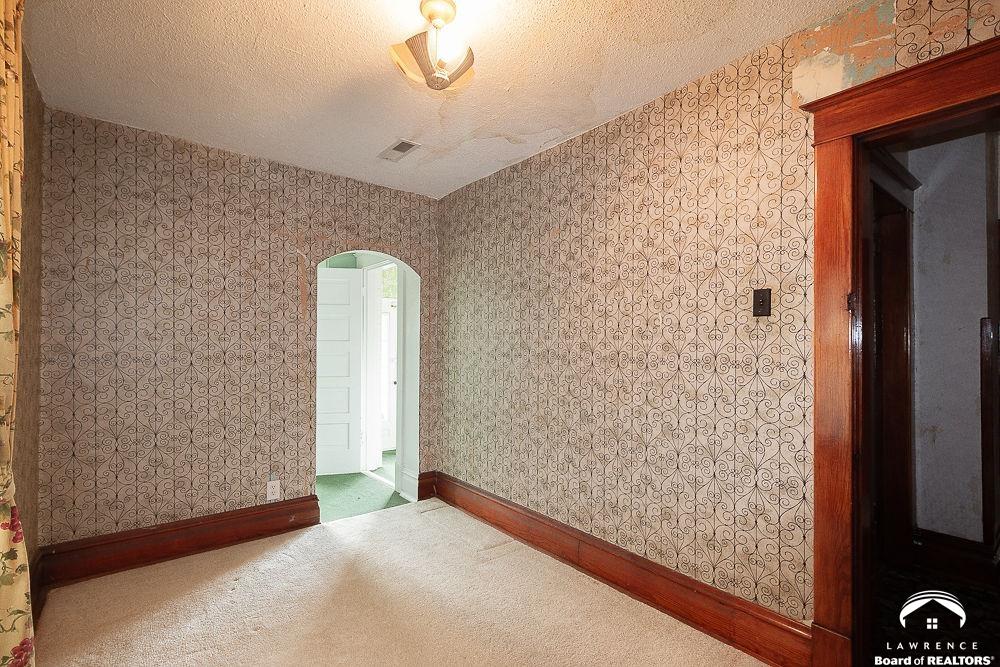 216 Southwest Fillmore Street Topeka, KS 66606 - Photo 22 of 38
