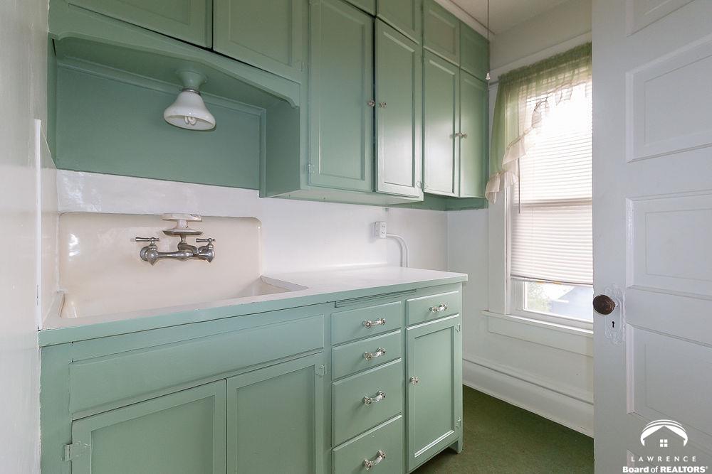 216 Southwest Fillmore Street Topeka, KS 66606 - Photo 25 of 38