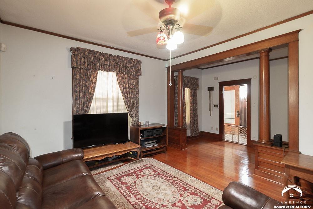 216 Southwest Fillmore Street Topeka, KS 66606 - Photo 8 of 38