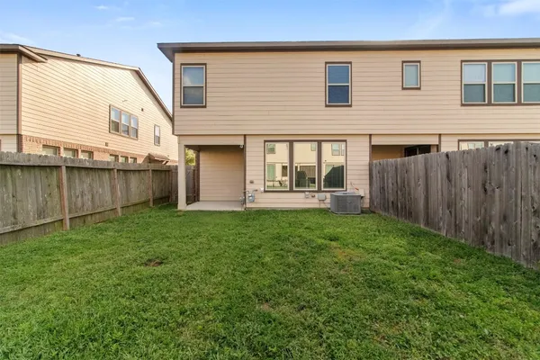 $235,000 | 3411 Rainflower Springs Lane, Rosenberg, TX 77471