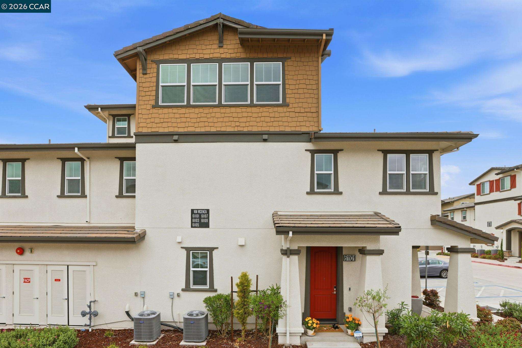 61101 Via Vicenza San Ramon, CA 94583 - Photo 2 of 40