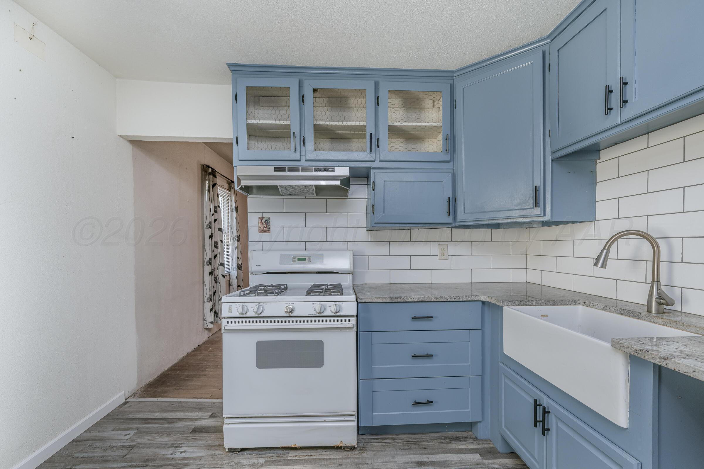 4606 South Hayden Street Amarillo, TX 79110 - Photo 7 of 19 Kitchen