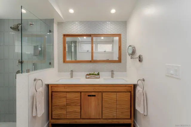 $4,275,000 | 383 Westbourne Street, San Diego, CA 92037