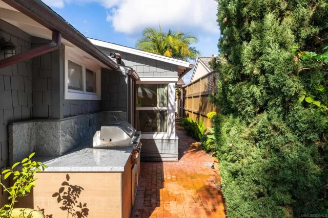 $4,275,000 | 383 Westbourne Street, San Diego, CA 92037