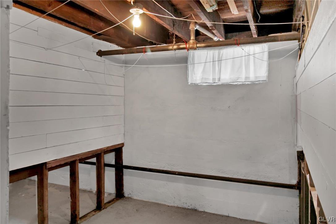 511 Brown Street Stroudsburg, PA 18360 - Photo 25 of 33 a view of entryway