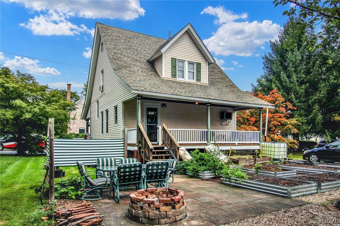 511 Brown Street Stroudsburg, PA 18360 - Photo 31 of 33 a front view of a house with a yard