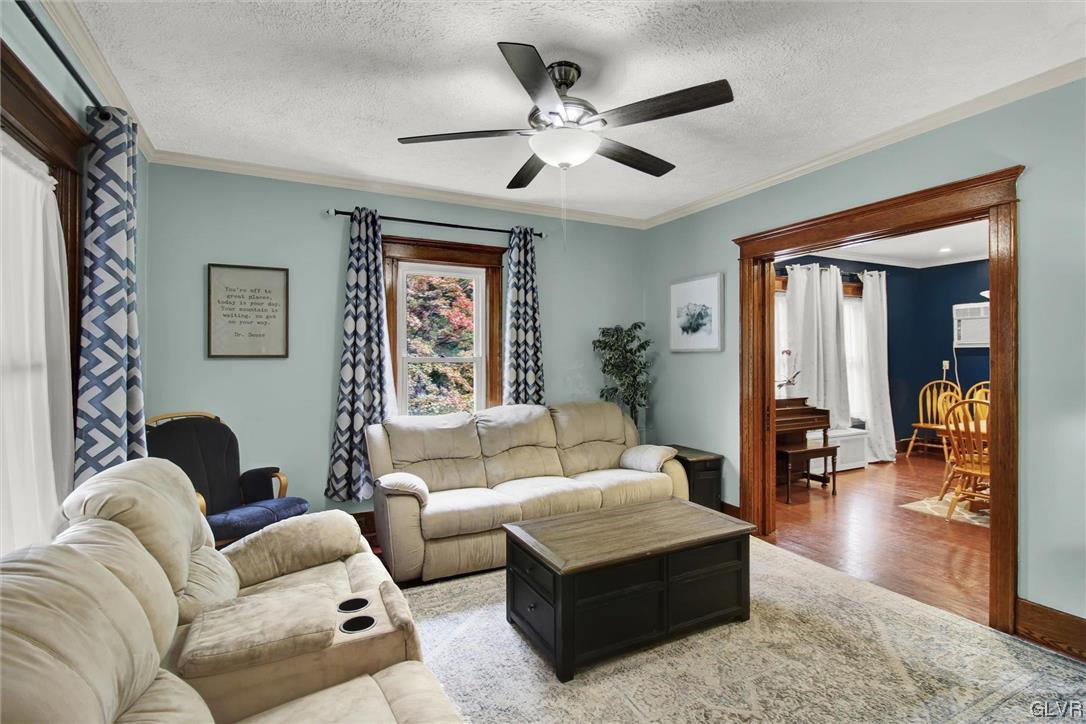 511 Brown Street Stroudsburg, PA 18360 - Photo 5 of 33 a living room with furniture and a large window