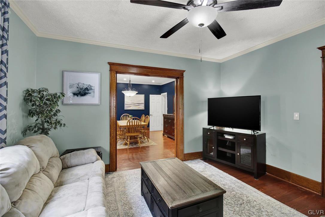 511 Brown Street Stroudsburg, PA 18360 - Photo 6 of 33 a living room with furniture and a flat screen tv