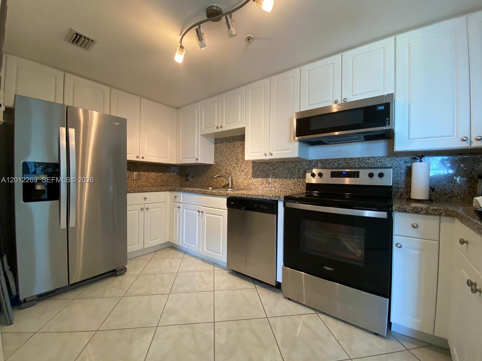 1627 Southwest 37th Avenue, Unit 804 Miami, FL 33145 - Photo 8 of 18