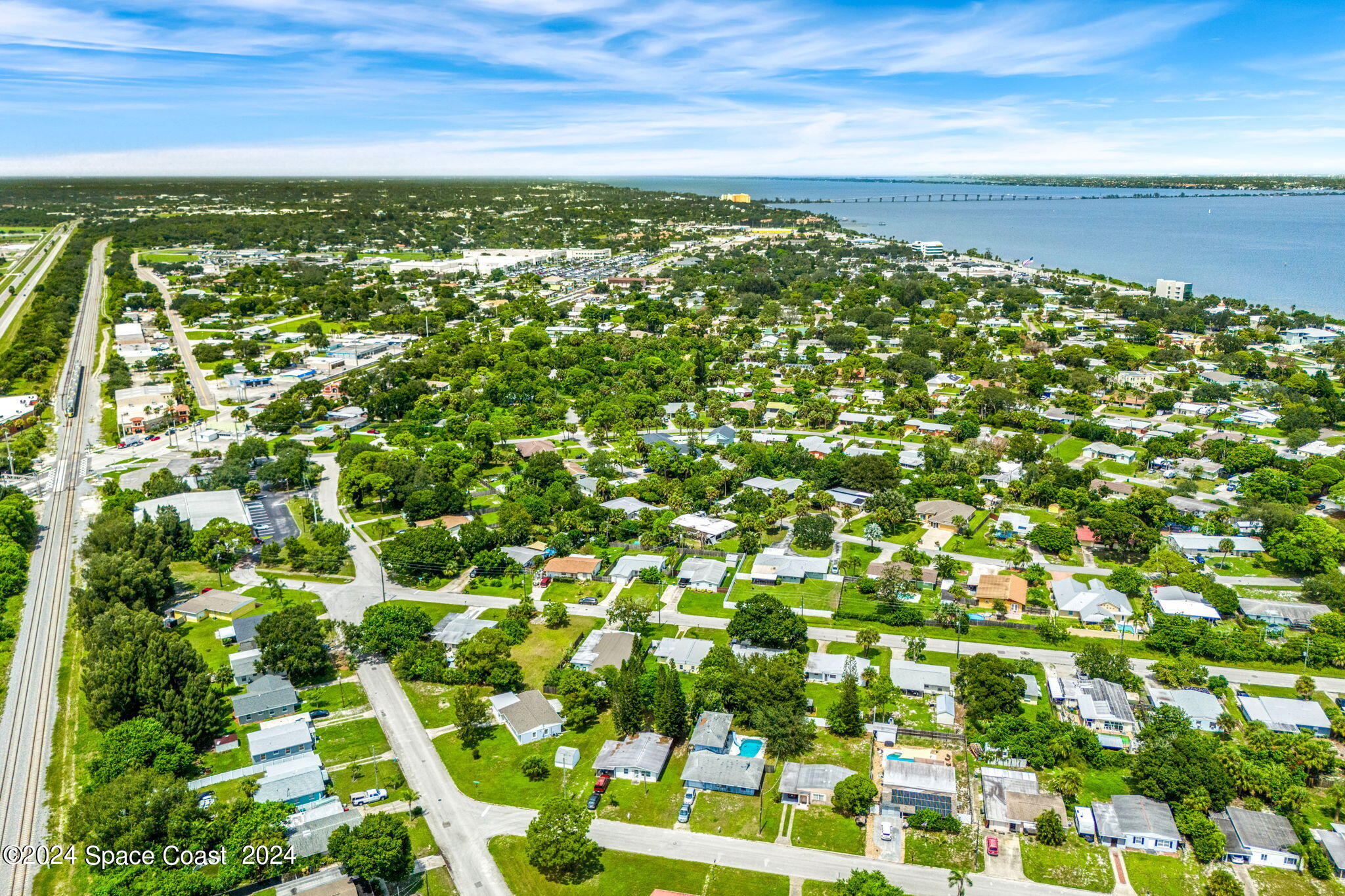 105 Cherry Street Melbourne, FL 32901 - Photo 13 of 14 11-web-or-mls-DJI_20240905133302_0003_D